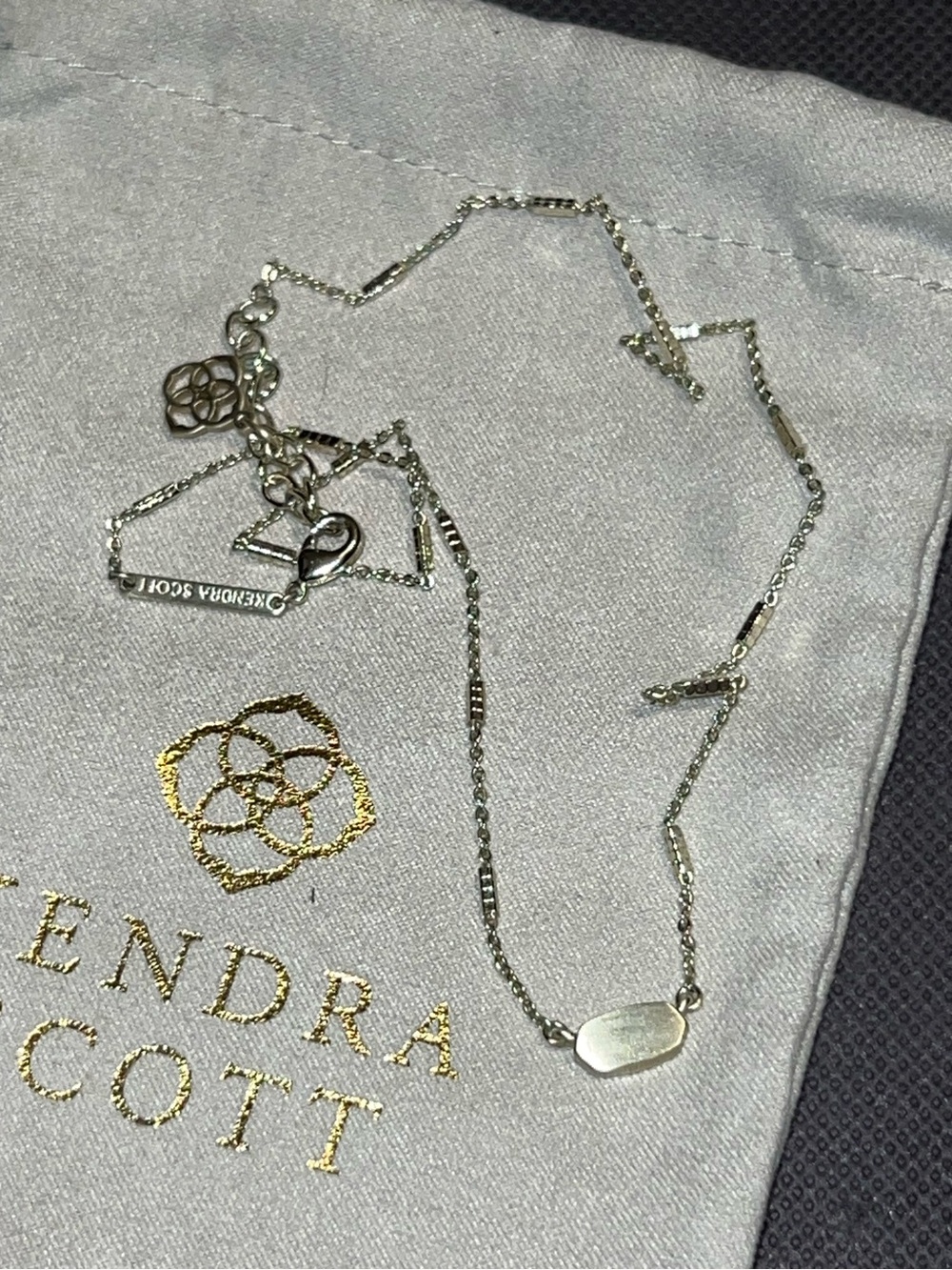 Kendra Scott Fern Short Pendant Necklace in Bright Silver